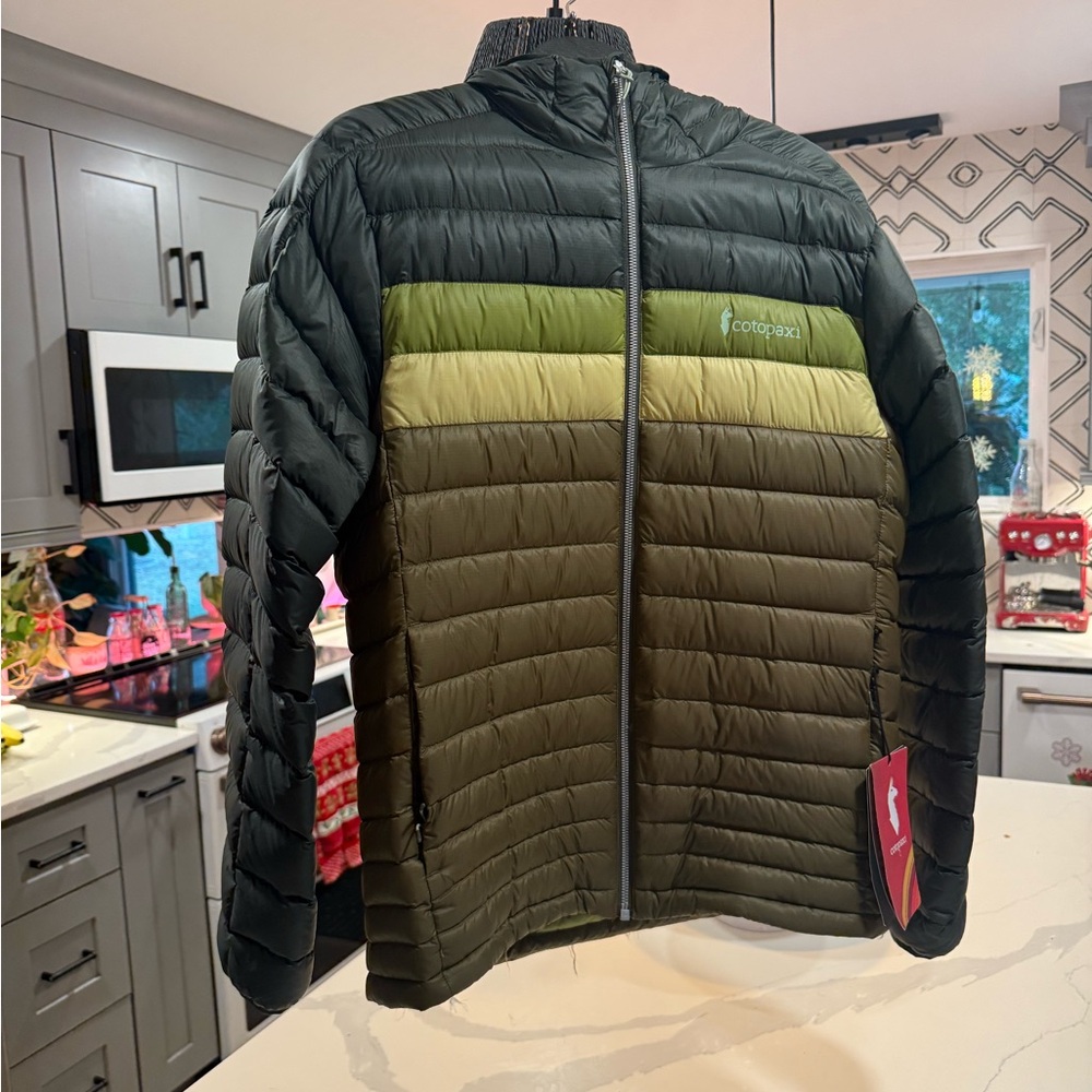 Cotopaxi Men’s Fuego Down Hooded Jacket Medium NWT